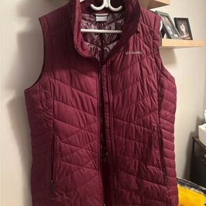 Columbia Women's Quilted Vest - Deep Red